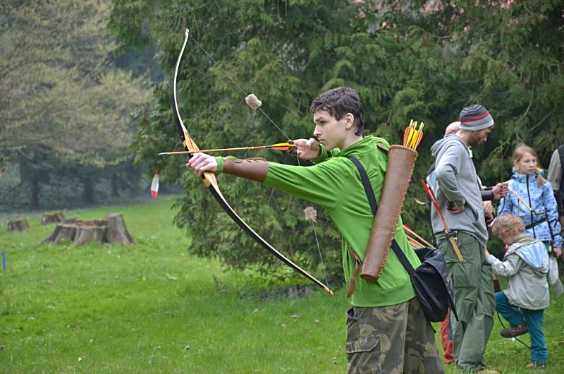 Sobotní dopoledne přilákalo na žlebský zámek stovky lidí