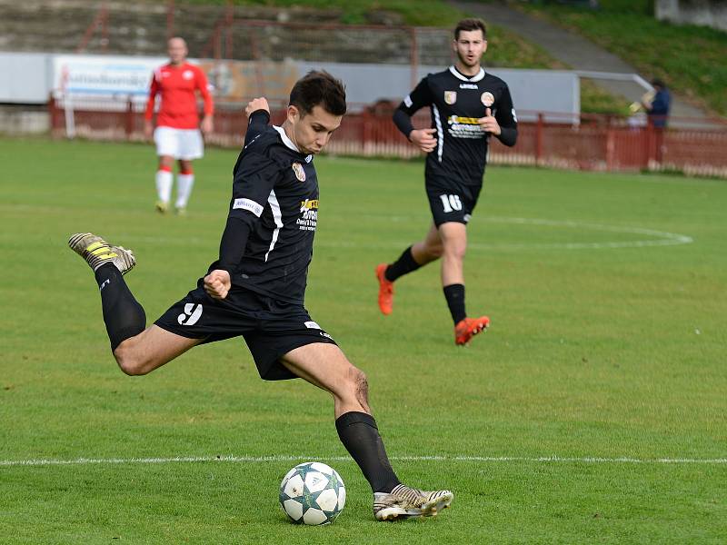 Zápas krajského fotbalového přeboru vyhrála Kutná Hora 2:1 nad Tuchlovicemi.