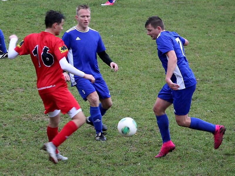 Fotbalová III. třída: TJ Zbýšov - TJ Sokol Červené Janovice 2:0 (0:0).