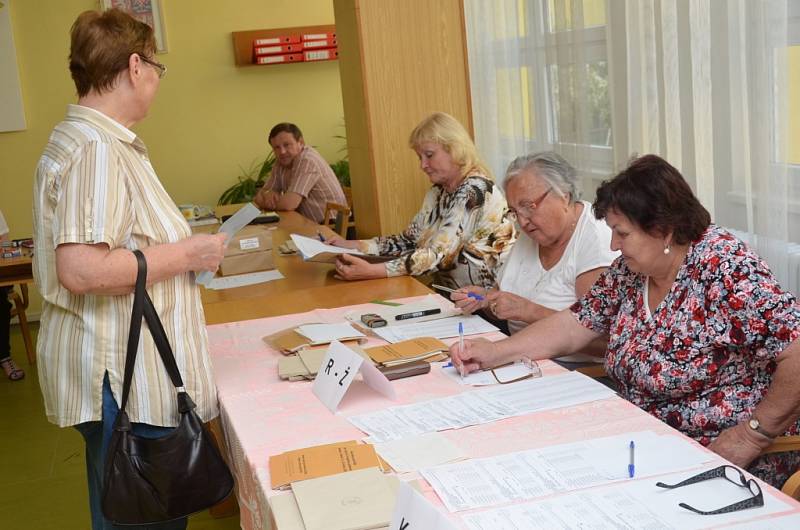 Volební místnost na Základní škole Jana Palacha v Kutné Hoře