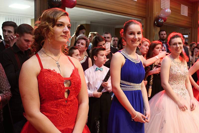 Maturitní ples pedagogické školy se konal 8. února.