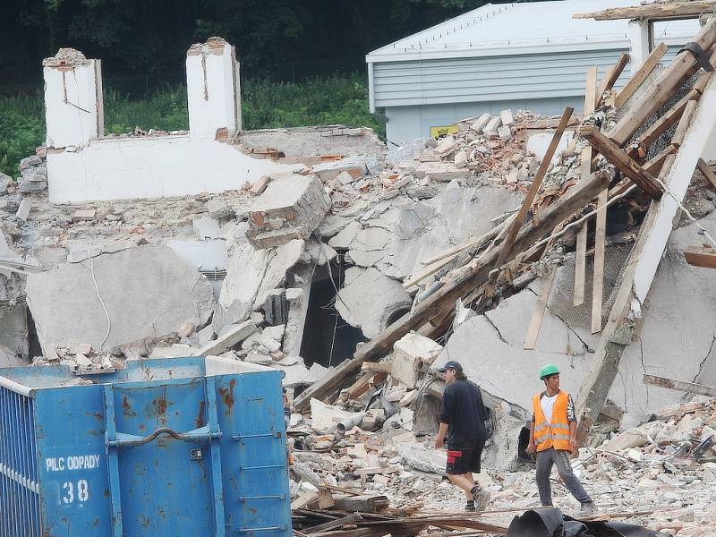 Demolice bývalé budovy ČSAD pokračuje