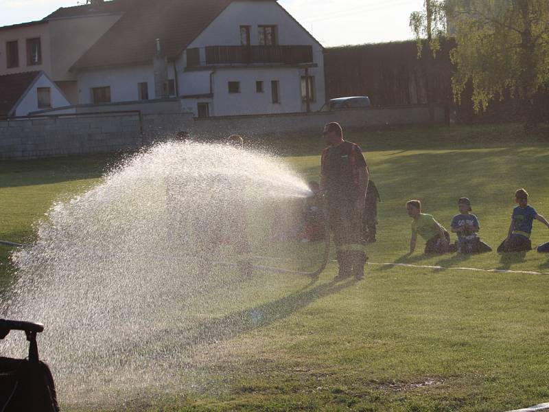 Čarodějnice Vrdy 2016