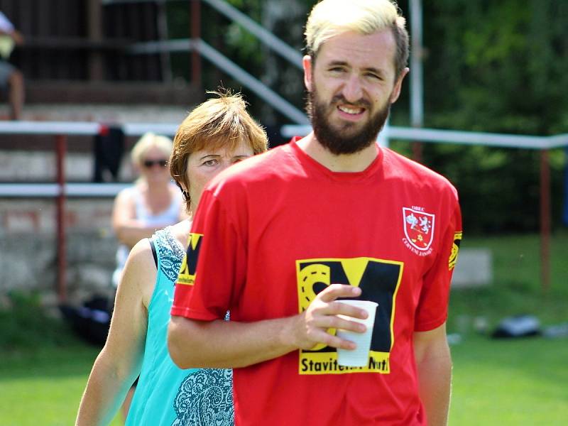 Z dvacátého ročníku Pukma Cupu, turnaje v malé kopané v Červených Janovicích.