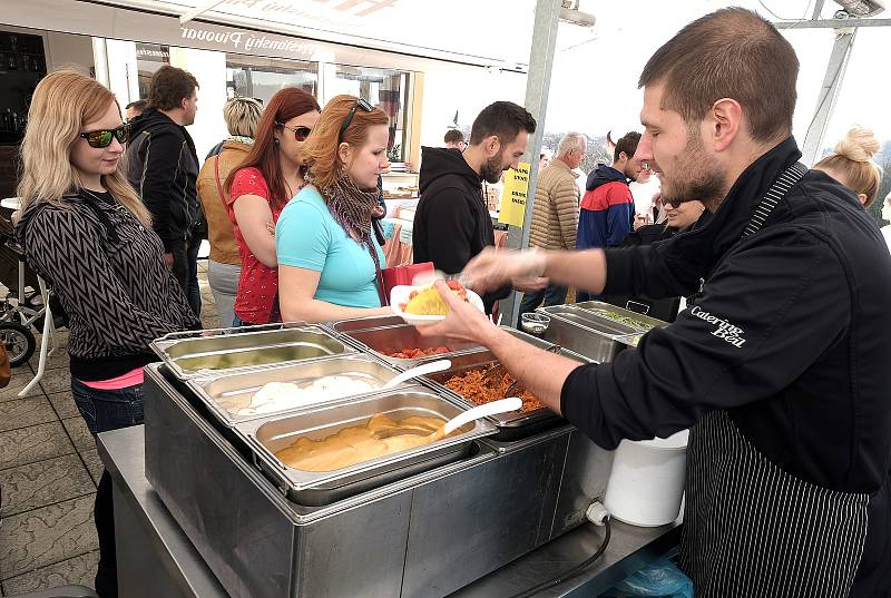 Festival dobrého jídla a pití se 7. dubna již podruhé konal ve Vile U Varhanáře, na terase s nejkrásnějším výhledem v Kutné Hoře