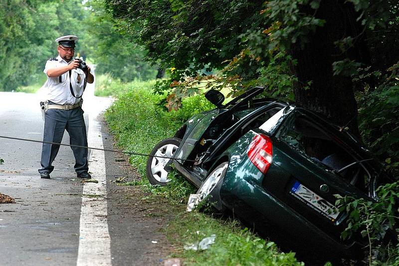 Dopravní nehoda mezi Novými Dvory a Svatým Mikulášem. 3. 8. 2010