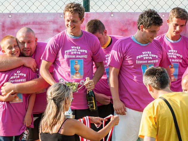 Pukma Cup 2014 v Červených Janovicích - 1. místo: FC Ňuňas.