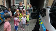 Děti navštívily policejní oddělení