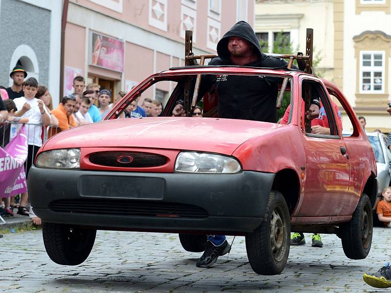 Závody strongman profi 2016 v Kutné Hoře, 18. června 2016.