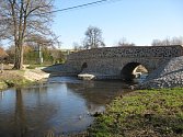 Středověký most v Žlebech.