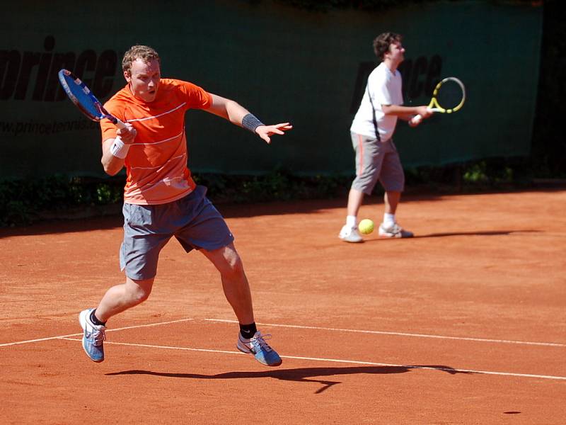 1. kolo II. třídy, skupiny B Středočeského kraje: Kutná Hora A - LTC Houštka B 5:4, 5. května 2012.