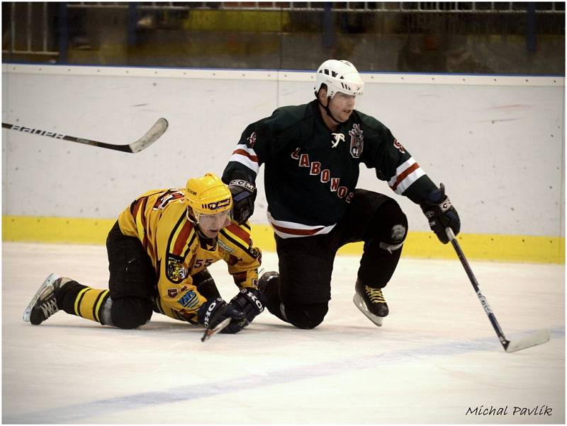 Krajská soutěž mužů: Sršni Kutná Hora - HC Žabonosy 4:1, 27. října 2013.