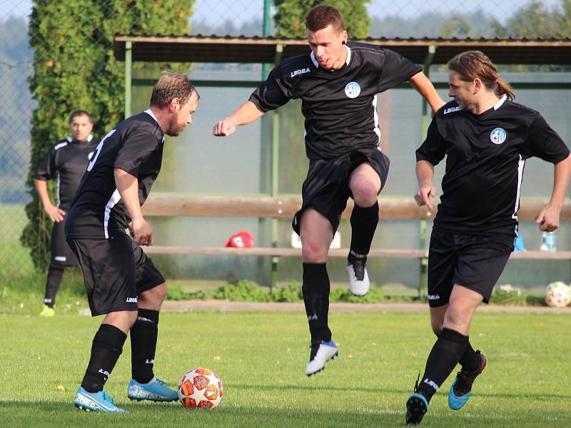 Fotbalová IV. třída, skupina B: SK Zbraslavice B - TJ Sokol Kaňk B 1:3 (1:0).