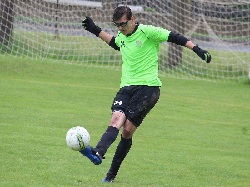 Letní liga Pivovaru Kutná Hora: TJ Sokol Červené Janovice - SK Církvice 8:4 (5:1).