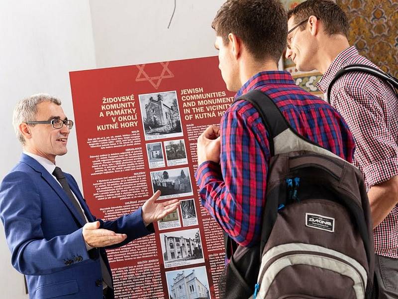 Ze zahájení návštěvnické sezony v čáslavské synagoze.