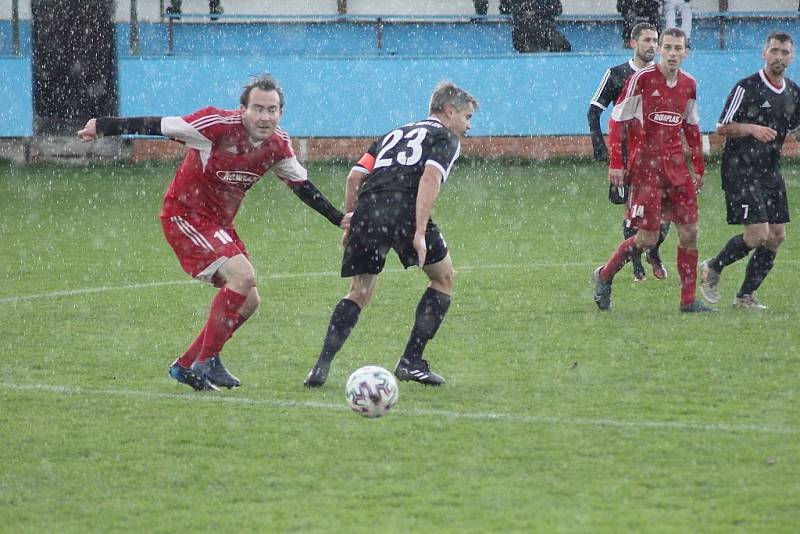 Z fotbalového utkání okresního přeboru Malín/Kutná Hora B - Suchdol (2:1)