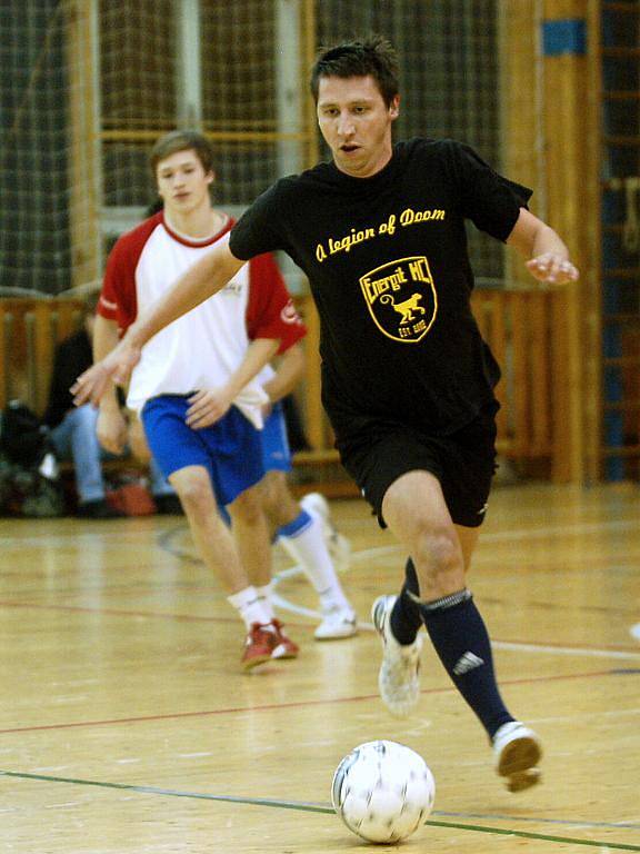 5. hrací den Club Deportivo futsalové ligy, 8. prosince 2011.