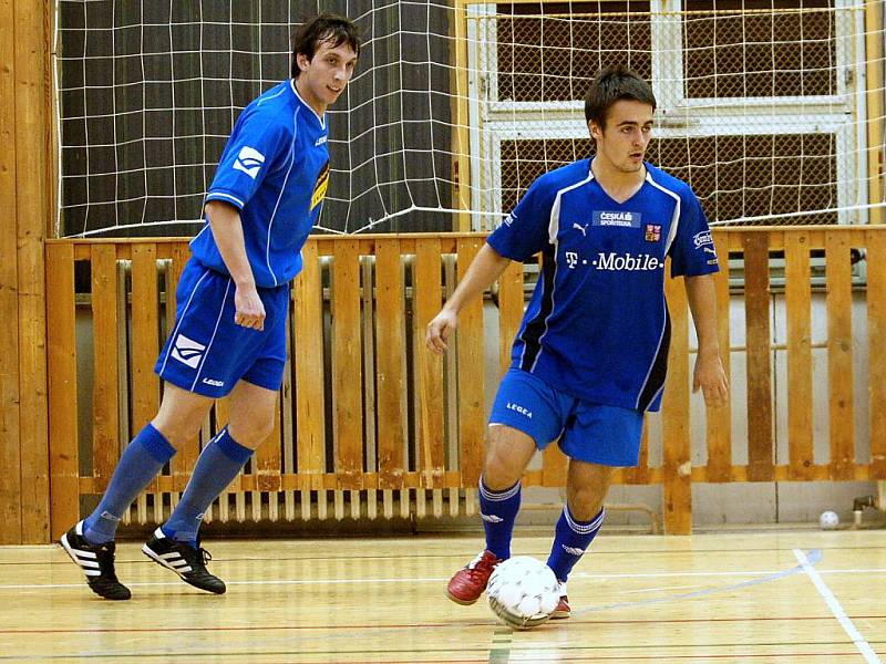 5. hrací den Club Deportivo futsalové ligy, 8. prosince 2011.