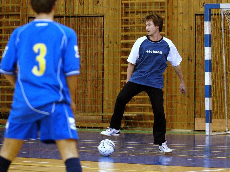 5. hrací den Club Deportivo futsalové ligy, 8. prosince 2011.