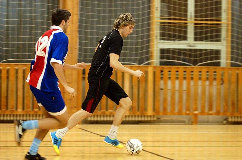 5. hrací den Club Deportivo futsalové ligy, 8. prosince 2011.