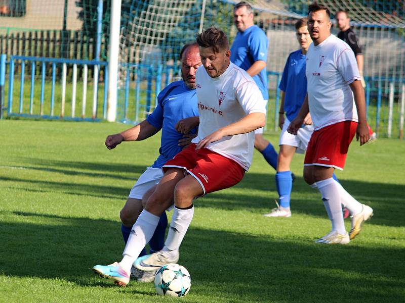 Fotbalová IV. třída, skupina B: TJ Sokol Malín B - TJ Sokol Červené Janovice B 4:3 pk (0:3).