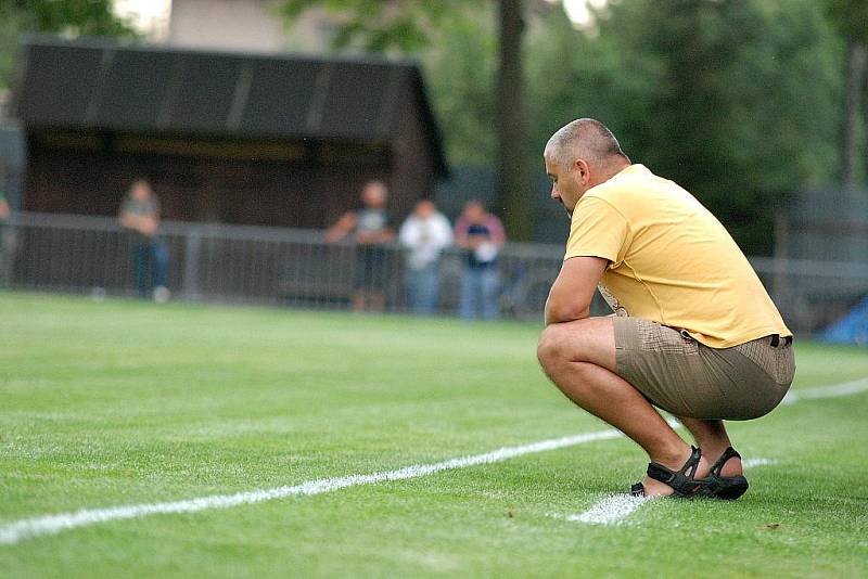 1. kolo I. A třídy: Uhlířské Janovice - Červené Pečky, 11. srpna 2010.