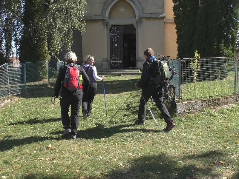 Z poznávacího turistického pochodu Okolo Bohdanče.