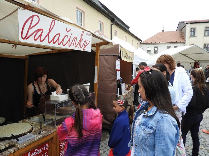 Na gastrofestivalu v Habrech lidé ochutnávali uzeniny, ryby i mléčné výrobky.