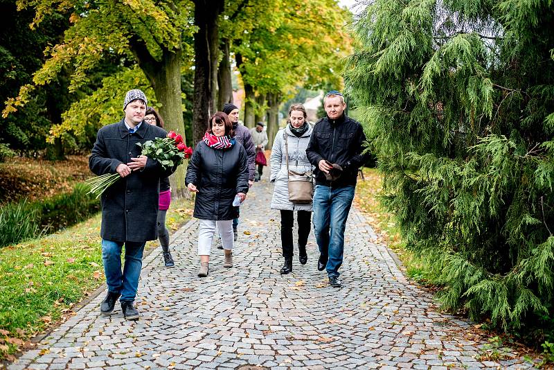 Instalace Kamenů zmizelých „Stolpersteine“ v Uhlířských Janovicích