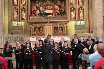 Koncert sboru absolventů americké univerzity Yale Alumni Chorus se Smíšeným pěveckým sborem Smetana z Hradce Králové, chrám sv. Barbory 7.7.2023.
