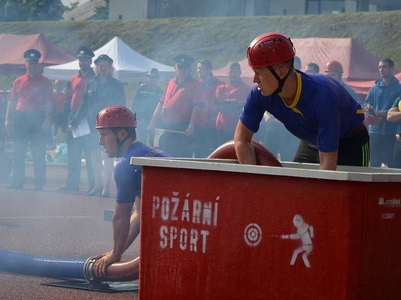 Z krajské soutěže v požárním sportu profesionálních a dobrovolných hasičů na stadionu Olympia v Kutné Hoře.