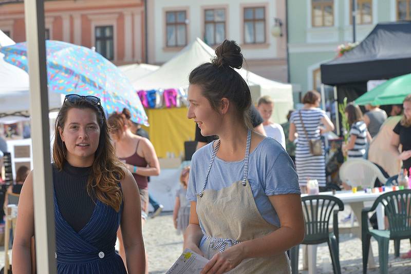 V neděli se konal na Palackého náměstí v Kutné Hoře první ročník trhu řemeslných výrobků.