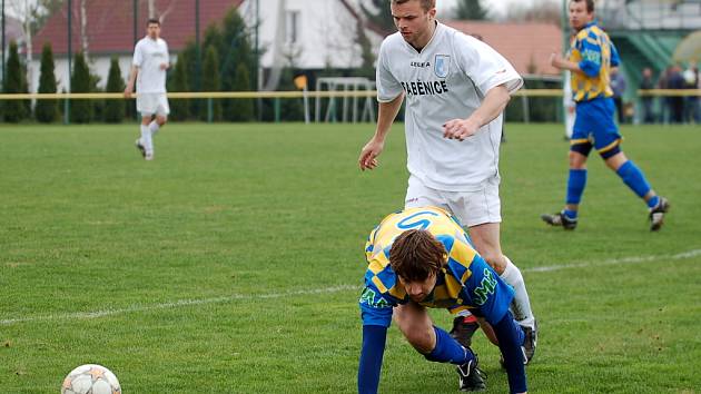 17. kolo okresního přeboru: Paběnice - Kaňk 1:1, 14. dubna 2012.