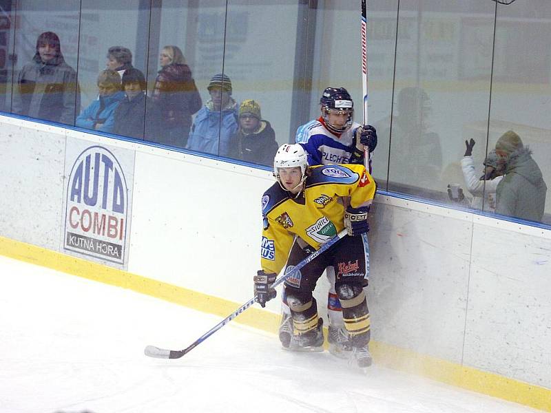 32. kolo II. ligy: Stadion Kutná Hora - HC Chotěboř 3:6, 30. ledna 2011.