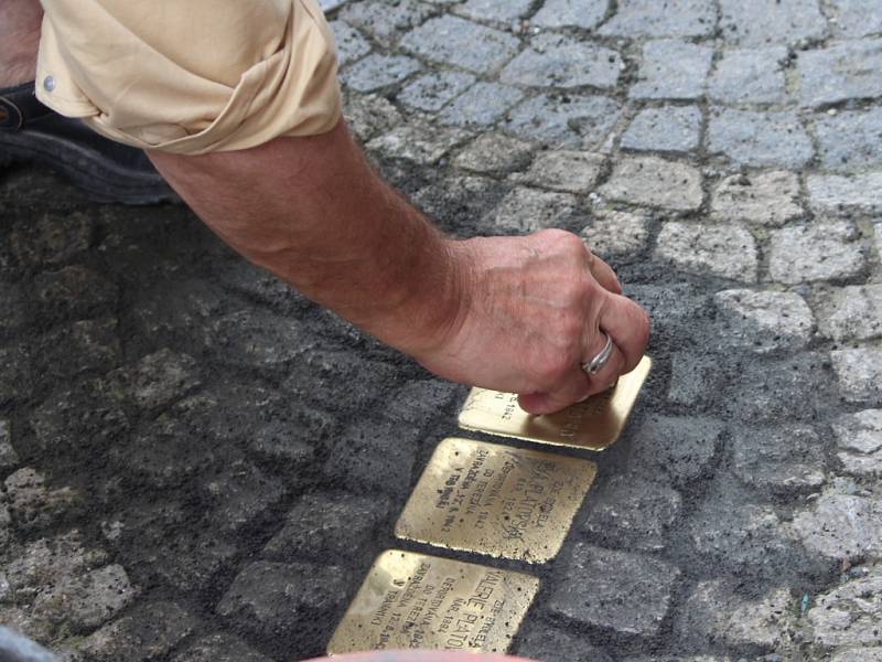 Kameny zmizelých byly položeny v Kutné Hoře