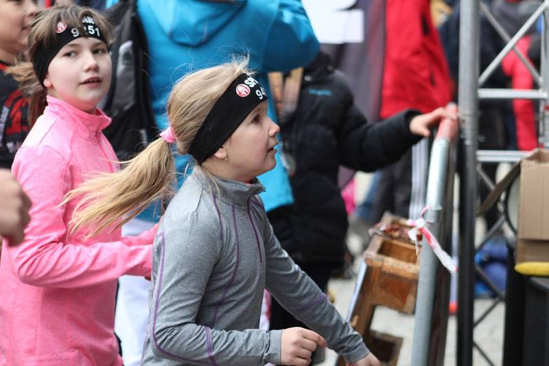 Nedělní vyhlašování výsledků Spartan Race.