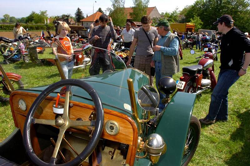 Výstava a burza veteránů v Puchři