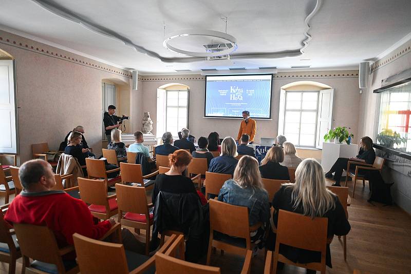 Z tiskové konference k Mezinárodnímu hudebnímu festivalu Kutná Hora 2022.