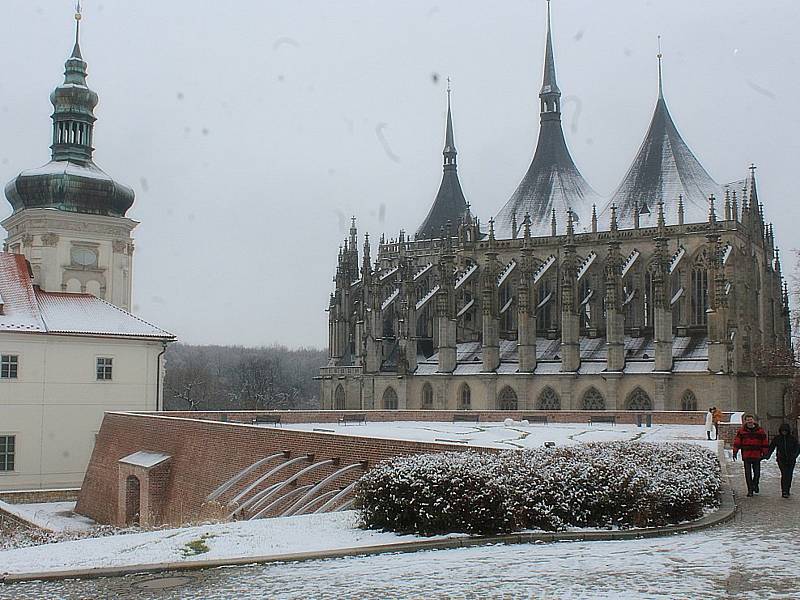 Kutná Hora vypadá pod sněhovou nadílkou jako město z pohádky.