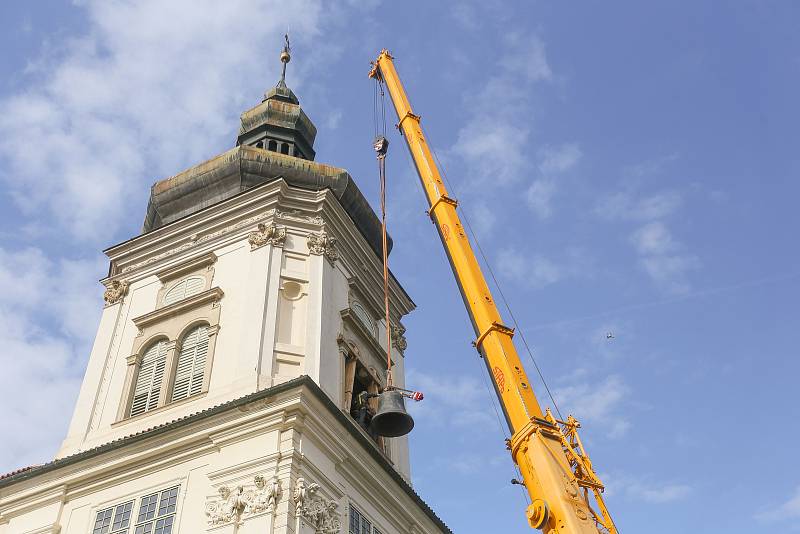 Z instalace zvonů do zvonice GASKu v pátek 7. října 2022