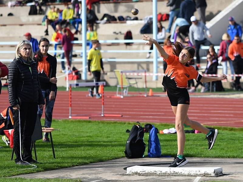 Z atletického finále krajského přeboru družstev starších žáků