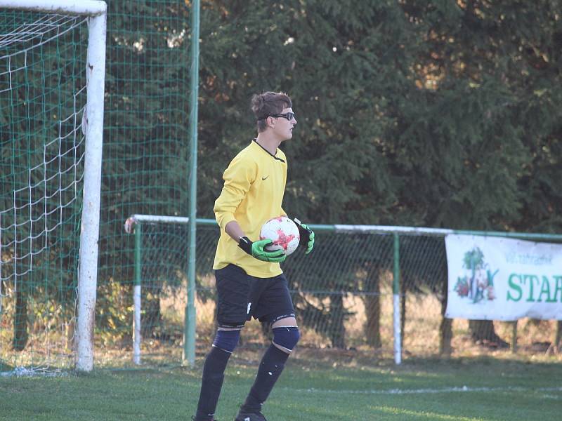 Fotbalová III. třída: FC Bílé Podolí B - TJ Sokol Červené Janovice 7:1 (2:0).