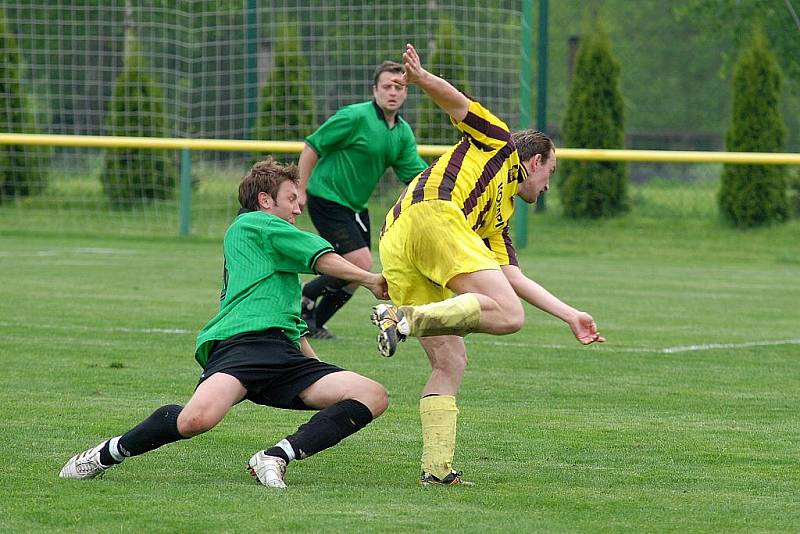 22. kolo III. třídy: Paběnice B - Kačina, 22. května 2010.