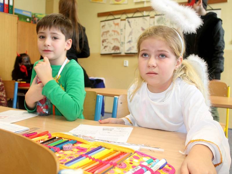 Mikulášská nadílka na Základní škole Jana Palacha v Kutné Hoře 4. prosince 2015