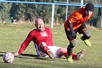 Fotbalová IV. třída, skupina B: SK Zbraslavice B - SK Malešov B 2:4 (0:2).