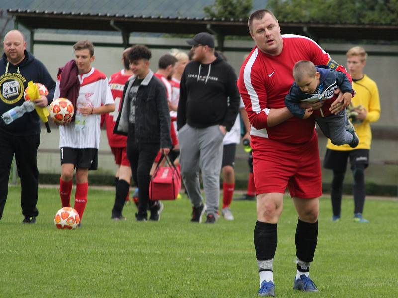 Fotbalová IV. třída, skupina B: SK Zbraslavice B - TJ Jiskra Zruč nad Sázavou B 3:0 (1:0).