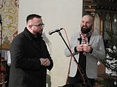Z benefičního koncertu písničkáře Pavla Helana v kostele sv. Petra a Pavla v Čáslavi.