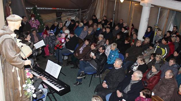 Vánoční koncert v kostele v Záboří nad Labem