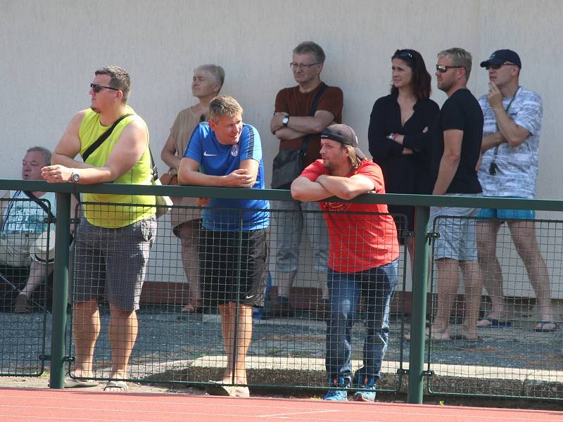 Fotbalový přípravný zápas mladších žáků U13: FK Čáslav - FK Admira Praha 13:2 (4:1, 3:1, 6:0).