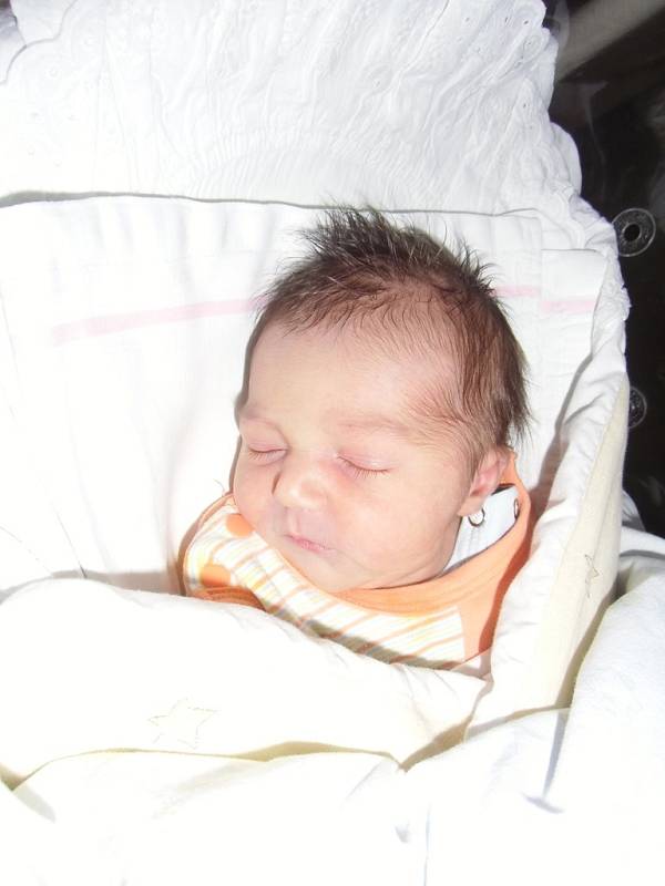 Sára Vlachová se narodila 24. února v Čáslavi. Vážila 3250 gramů a měřila 50 centimetrů. Doma v Újezdci ji přivítali maminka Michaela a tatínek Josef.   